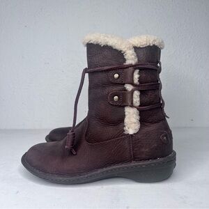 - UGG Brown leather Akadia waterproof boot